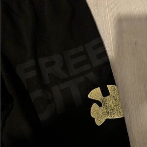 Free city sweatpants